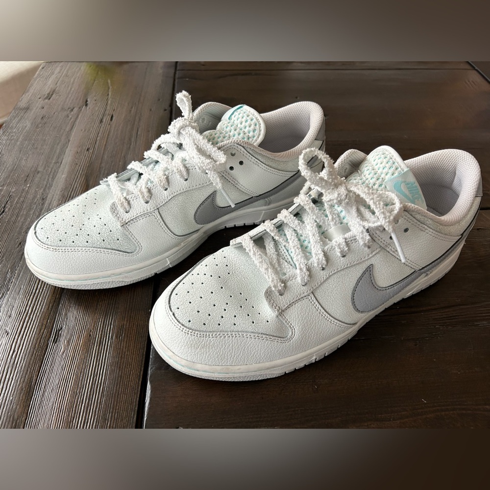 Nike dunk low retro tennis shoes/ sneakers. Men’s 10.5